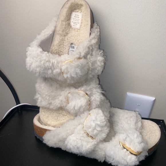 Birkenstock Fur Sandals NWOT 9.5 - Picture 1 of 7